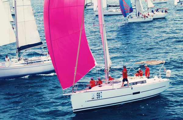 Brindisi, Włochy-06.16.2019: Jachty żaglowe w regatach BRI — Zdjęcie stockowe