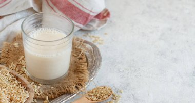Vegan pirinç sütü, süt olmayan alternatif süt