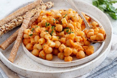 Nohut ile ditalini makarna