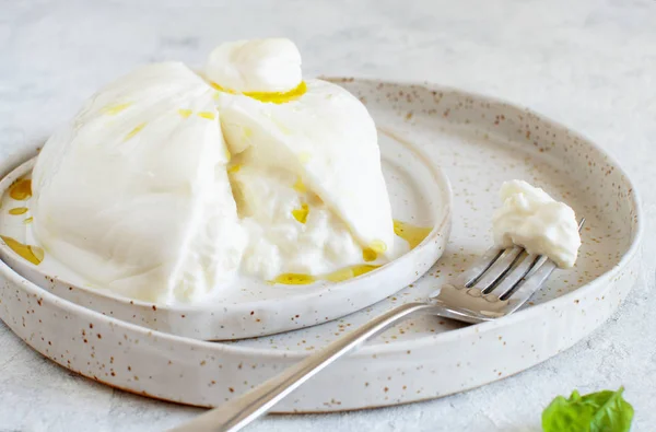 Burrata di formaggio italiano — Foto Stock