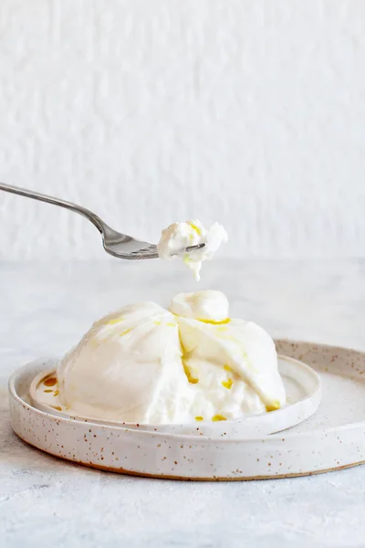 Burrata di formaggio italiano — Foto Stock