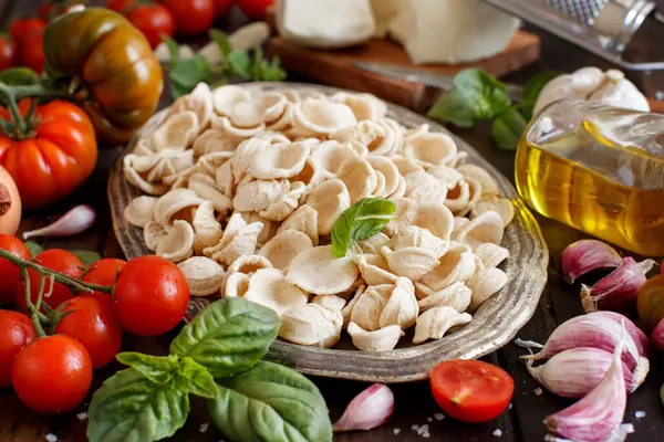 Fresh Raw Italian Pasta Orecchiette Tray Vegetables Herbs Olive Oil — Stock Photo, Image