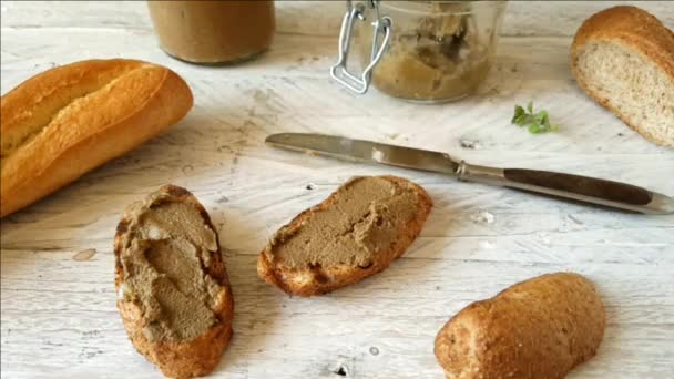 Sandwichs avec pâté de foie maison — Video