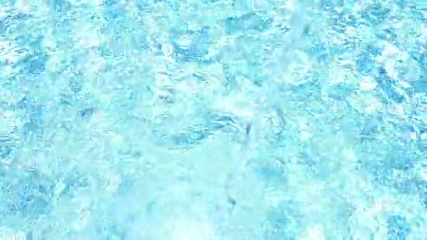 プール水の背景のループ。4 k、クローズ アップ。水は、ホースからプールに流れています。スローモーション — ストック動画
