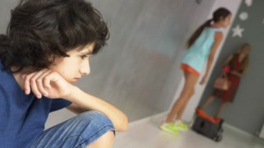 Fitness dansı. İnsanlar dans salonu bir master class dans. 4k