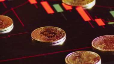 altın arka plan parlak mali grafik üzerinde bitcoins. iş grafik yakın çekim. Cryptocurrency. Sanal para, büyük 4k.