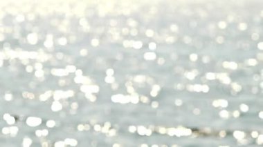 Deniz ve gökyüzü mavi ufuk, telefoto lens, 4 k, bulanıklık, güneş ışığı parlama