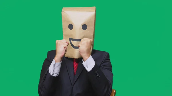 Concepto Emociones Gestos Hombre Con Bolsas Papel Cabeza Con Emoticono —  Fotos de Stock