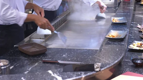 Cooking korean grill, asian food court. blurred background. — Stock Photo, Image