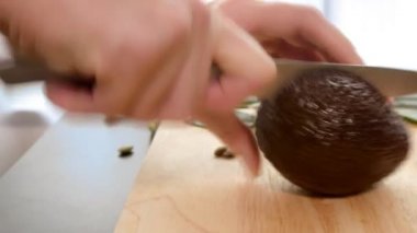Avokado. Sağlıklı beslenme ve sağlıklı yaşam tarzı kavramı. avokado sandviçi pişirmek.