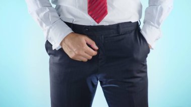 Genitoüriner sistem ile ilgili sorunlar vardır. renkli bir arka plan üzerinde iş adamı. yakın çekim