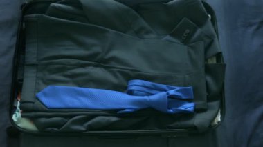 işadamı bir bavul seyahat, iş gezisi kavramı için toplar