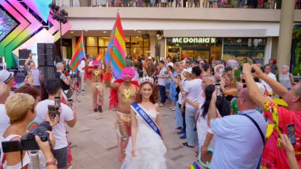 Úvodník Thajsko Pattaya Únor 2009 Gay Parade Orientovaný Lgbt Lidé — Stock video