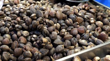 Taze deniz ürünleri ile geleneksel Tay deniz gıda pazarı