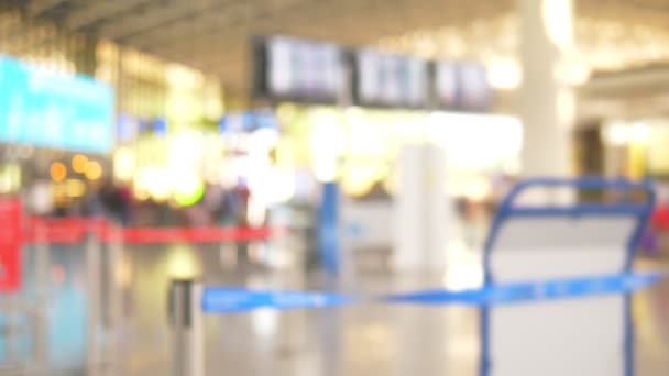 Verschwommener Hintergrund. Menschen am Flughafen — Stockvideo