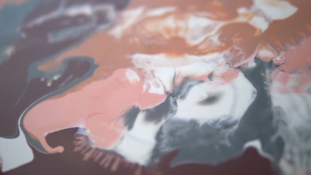 Een druppel alcohol druppels van een pipet op een doek met acrylverf. de interactie van alcohol en Acrylics op waterbasis. Vloeibare marmer textuur luxe. Fluid Art. — Stockvideo