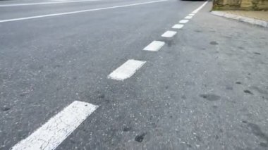 asfalt trafik, üst görünüm, karayolu üzerinde yol işaretleri