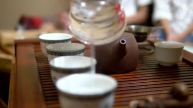 Geleneksel Çin çay töreni. kaynar su ile ısıtma yemekleri süreci. Close