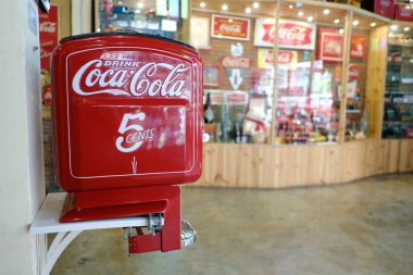 Bangkok -Tayland, 10 Kasım 2018 : Coca-Cola logosunun vintage'ı 