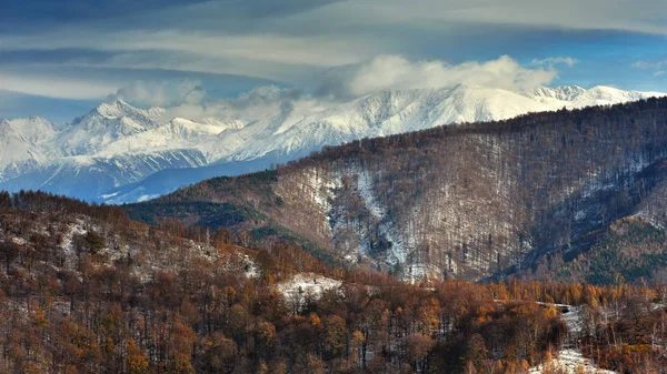 Montanhas Fagaras Cobertas Neve Final Outono — Fotografia de Stock