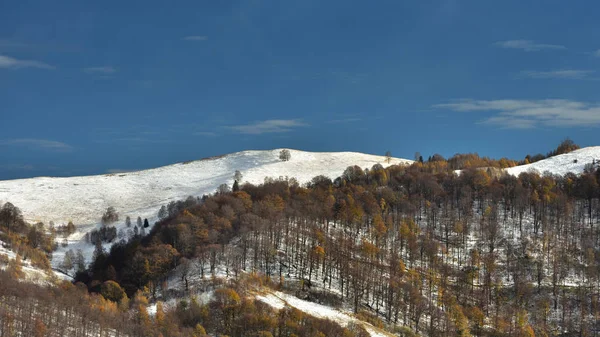 Góry Fagaras Pokryte Śniegiem Pod Koniec Jesieni — Zdjęcie stockowe