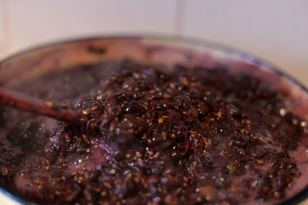 Druivenpasta Met Appelmoes Voor Pastilles Wordt Gekookt Een Steelpan — Stockfoto