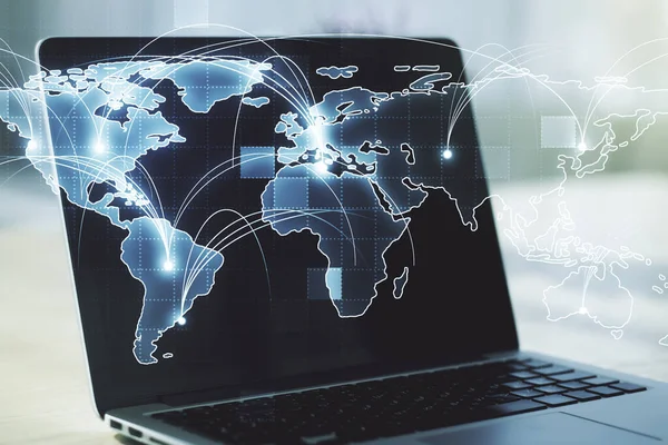 Mapa del mundo digital gráfico abstracto con conexiones en el fondo de la computadora moderna, concepto de globalización. Multiexposición — Foto de Stock