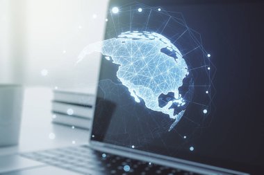 Modern dizüstü bilgisayarda dijital Amerika haritası, uluslararası ticaret konsepti. Çoklu pozlama