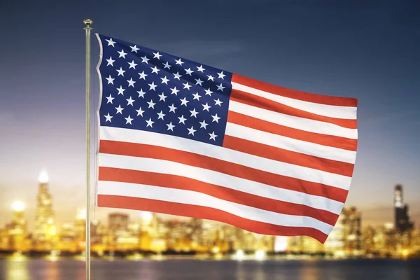 EUA bandeira no horizonte embaçado fundo à noite — Fotografia de Stock