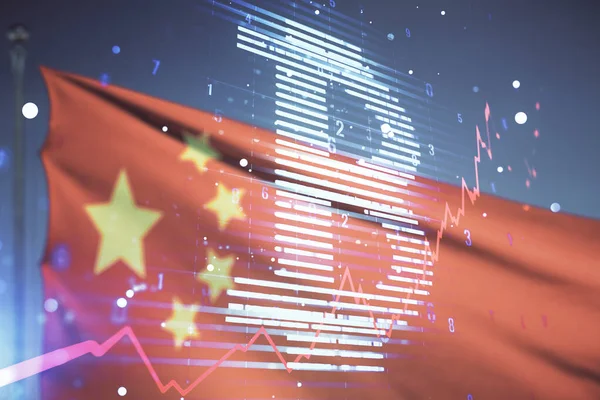 Schizzo Bitcoin virtuale su bandiera cinese e sfondo cielo blu. Doppia esposizione — Foto Stock