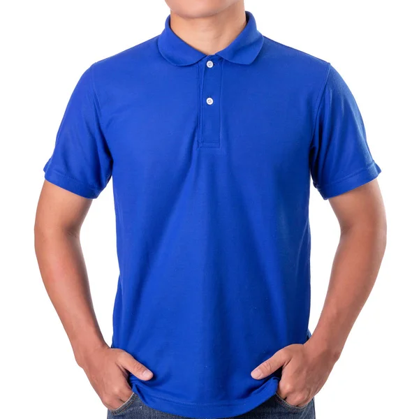 アジアの若い男性は青いポロTシャツのブランクを着る — ストック写真