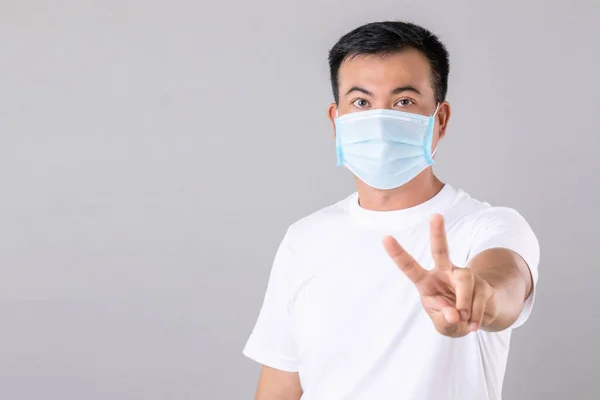 Porträtt Thailändsk Man Bär Skyddande Ansiktsmask För Att Förhindra Virus — Stockfoto