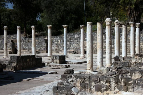 Colonnes blanches au parc national Bet She'an, Israël — Photo