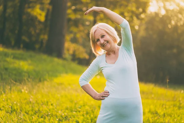 Sporty Senior Woman Exercising Outdoor Image Intentionally Toned — Stock Photo, Image