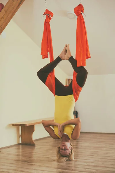 Woman Doing Aerial Yoga Fitness Studio Image Intentionally Toned — Stock Photo, Image