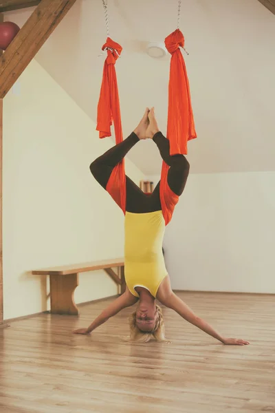 Woman Doing Aerial Yoga Fitness Studio Image Intentionally Toned — Stock Photo, Image