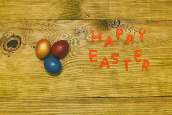 Boldog Húsvéti Üzenetet Festett Tojásokkal Fából Készült Asztal Tónusú Fénykép — Stock Fotó