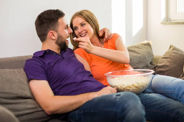 Couple Love Eating Popcorn Having Fun While Enjoy Spending Time — Stock Photo, Image