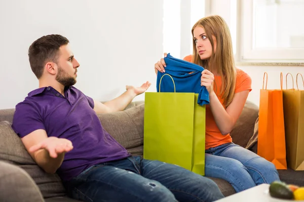 Couple Having Conflict Because Wife Spent Too Much Money Shopping — Stock Photo, Image