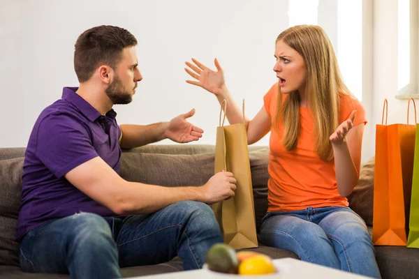 Couple Having Conflict Because Wife Spent Too Much Money Shopping — Stock Photo, Image