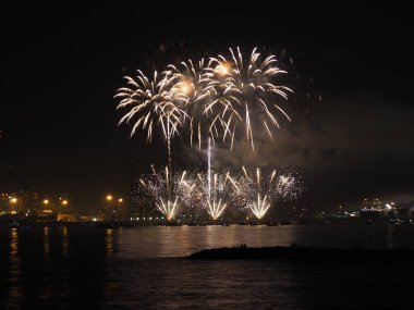 Havai fişek açılış Mlaga Ağustos fuarı deniz, Endülüs, İspanya