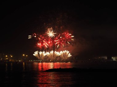 Havai fişek açılış Mlaga Ağustos fuarı deniz, Endülüs, İspanya