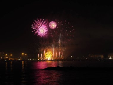 Havai fişek açılış Mlaga Ağustos fuarı deniz, Endülüs, İspanya