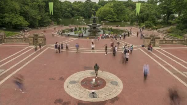 New York City, Estados Unidos - 28 de junho de 2018: New York City Central Park Bethesda Fountain. Desfasamento temporal — Vídeo de Stock