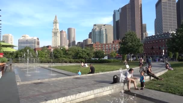 Boston, usa - juni 18, 2018: street view von boston. die Hauptstadt und bevölkerungsreichste Gemeinde des Commonwealth der Massachusetts in den Vereinigten Staaten. — Stockvideo