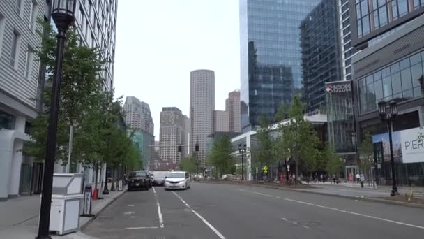 Boston, Usa - 18. června 2018: Street view z Bostonu. hlavní město a nejlidnatější obcí Společenství Massachusetts ve Spojených státech. — Stock video