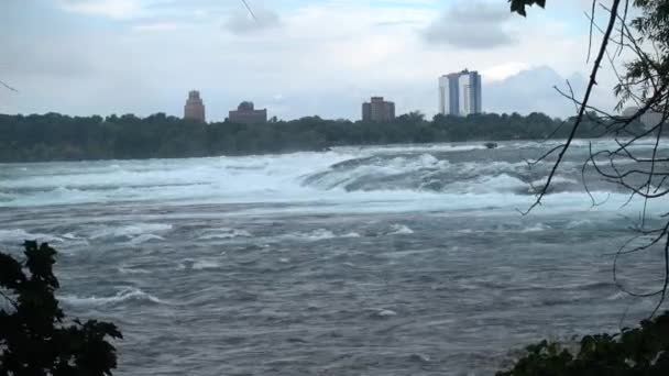 Niagara Falls - de grootste waterval In Noord-Amerika — Stockvideo