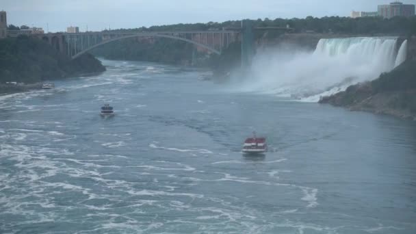 Niagara Falls - den största vattenfallen i Nordamerika — Stockvideo