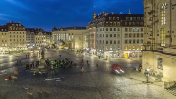 Febbraio sera sulla piazza centrale della città di Dresda in Germania . — Video Stock