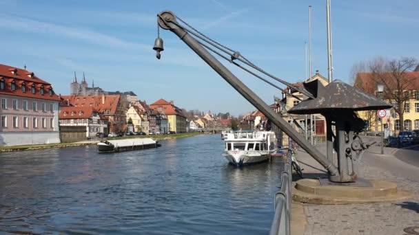 Bamberg, Alemania - 30 de marzo de 2019: Vista de Bamberg una ciudad en la Alta Franconia, Alemania, sobre el río Regnitz . — Vídeos de Stock